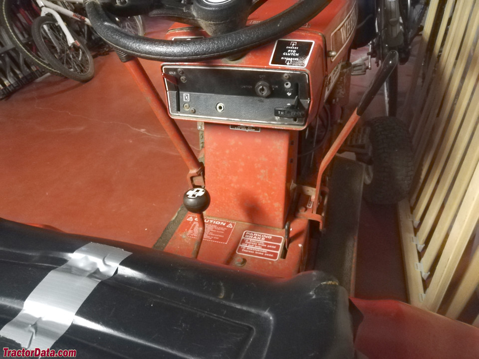 Wheel Horse A-80 dashboard and controls.