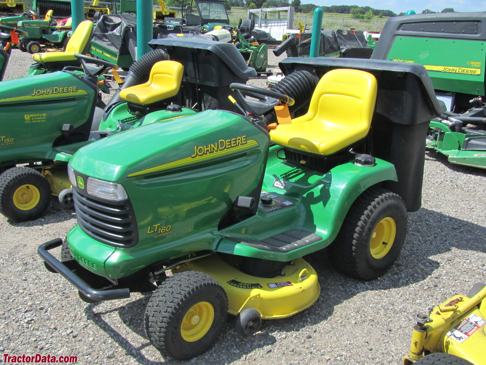 John Deere LT160