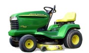 John Deere LT166 lawn tractor photo