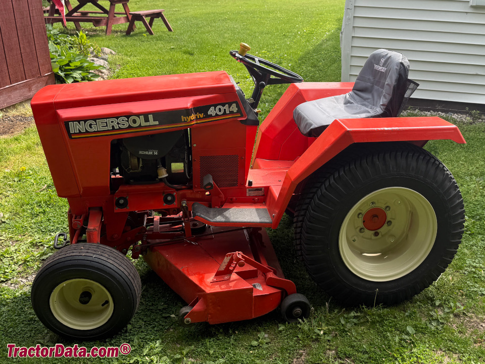 Ingersoll 4014 garden tractor with mower deck, left side.