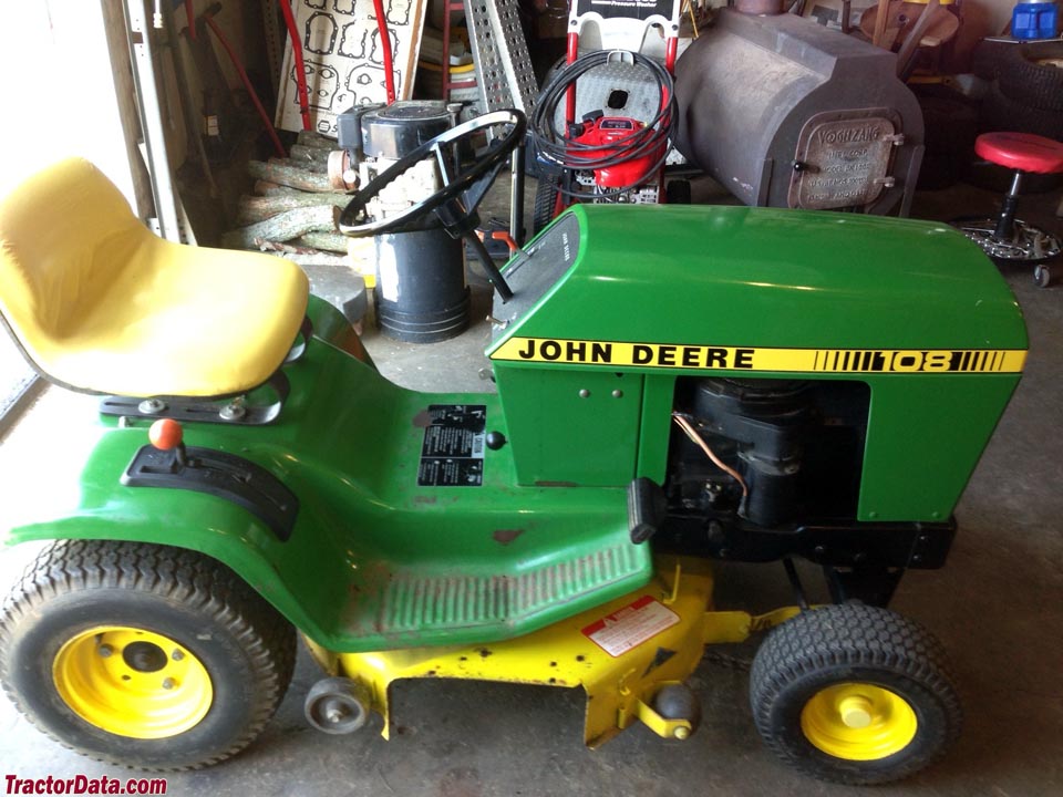 John Deere 108