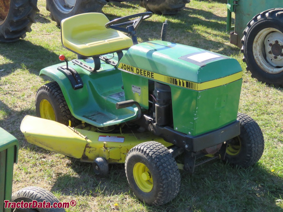 John Deere model 111 lawn tractor.