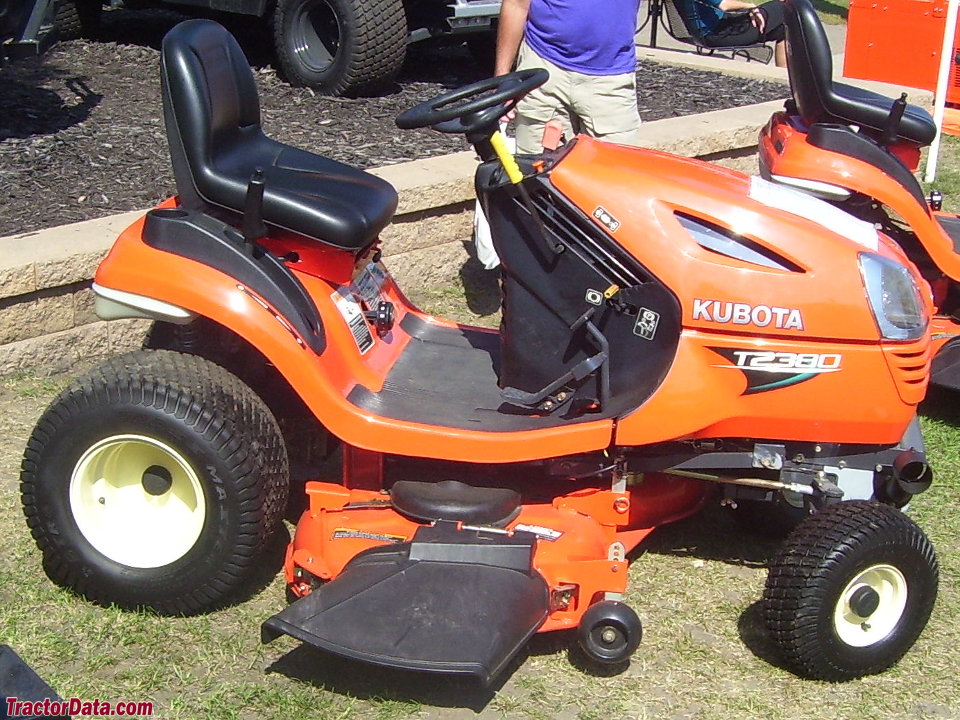 Kubota T2380 Tractor Photos Information