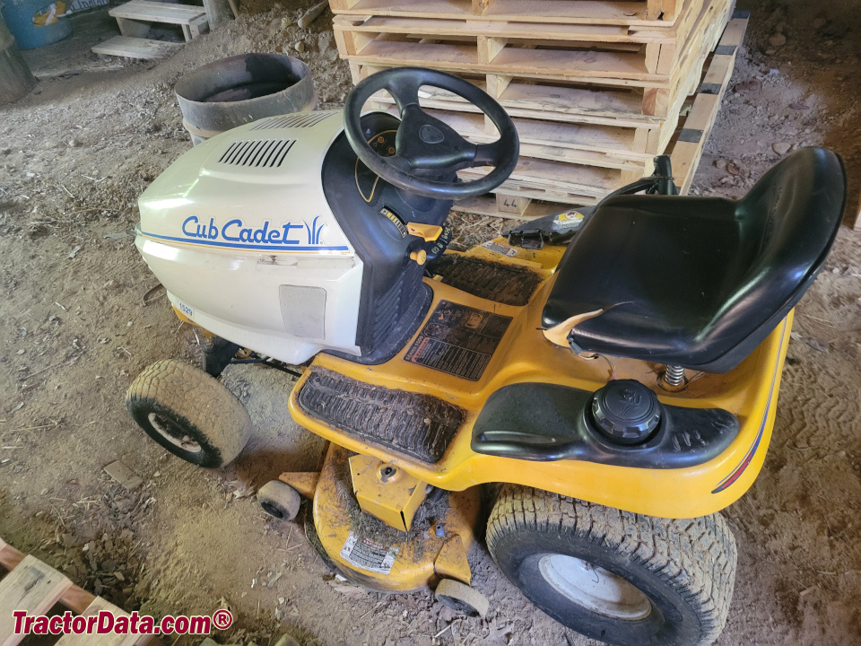 Cub Cadet 1529 lawn tractor.