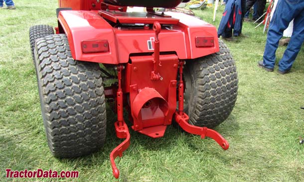 Tractordata Cub Cadet 982 Tractor Photos Information Ccc Cub Cadet 982 Rear End With Three Point Hitch And Pto