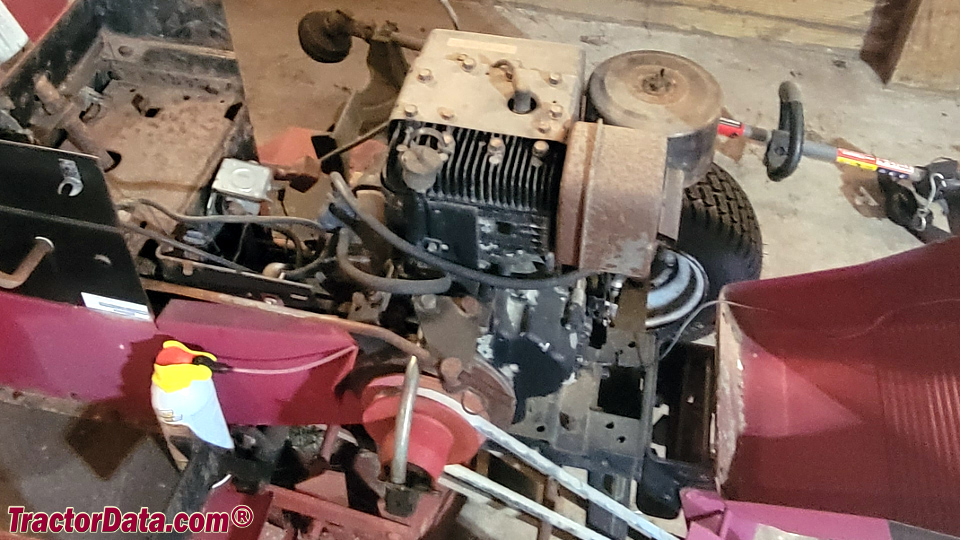 Wheel Horse GT-1100 engine image