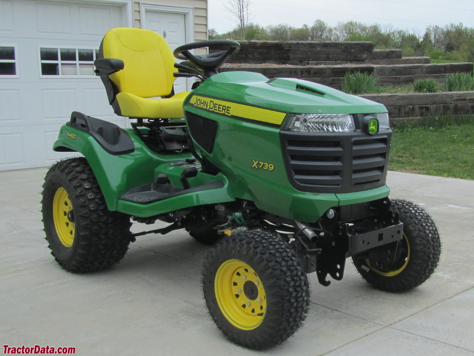 John Deere X739