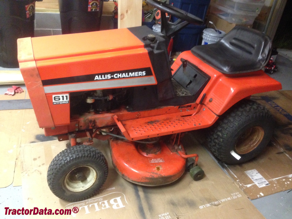 Allis-Chalmers 611 Hydro lawn tractor.
