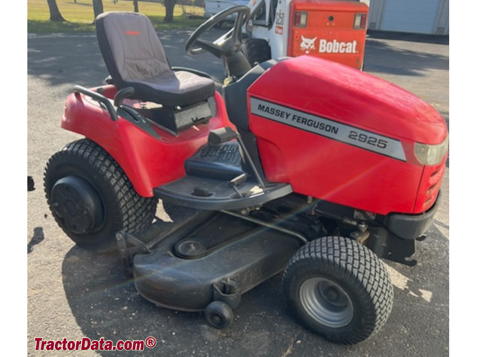 Massey Ferguson 2925H garden tractor.