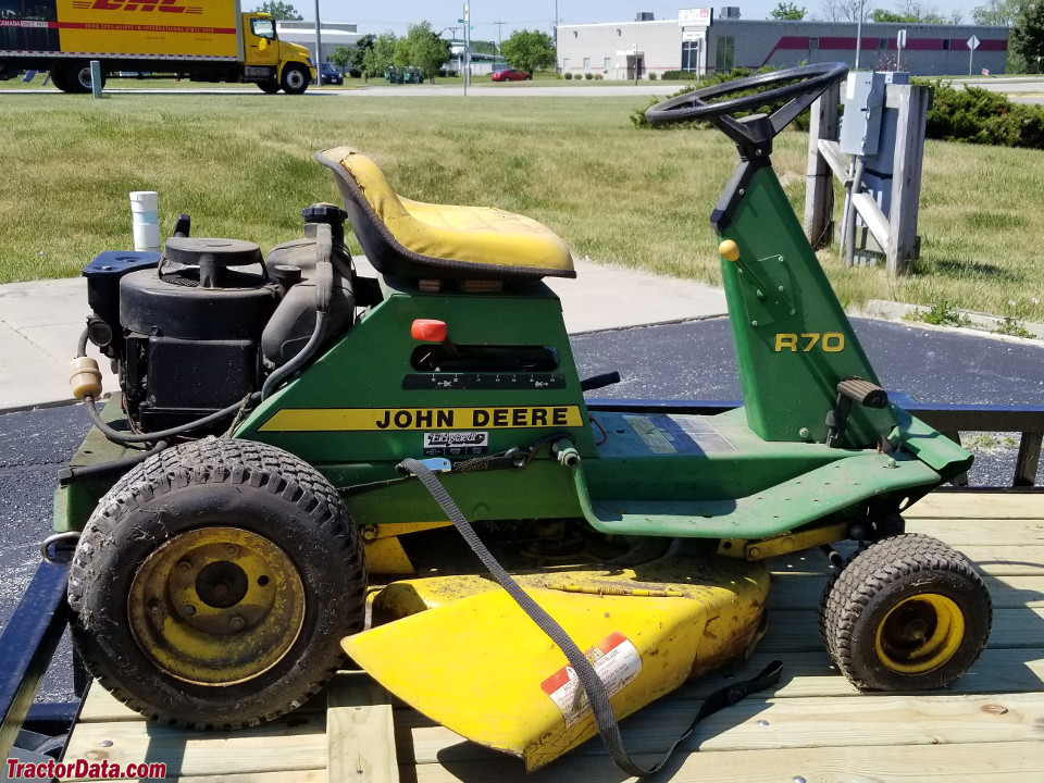 John Deere R70