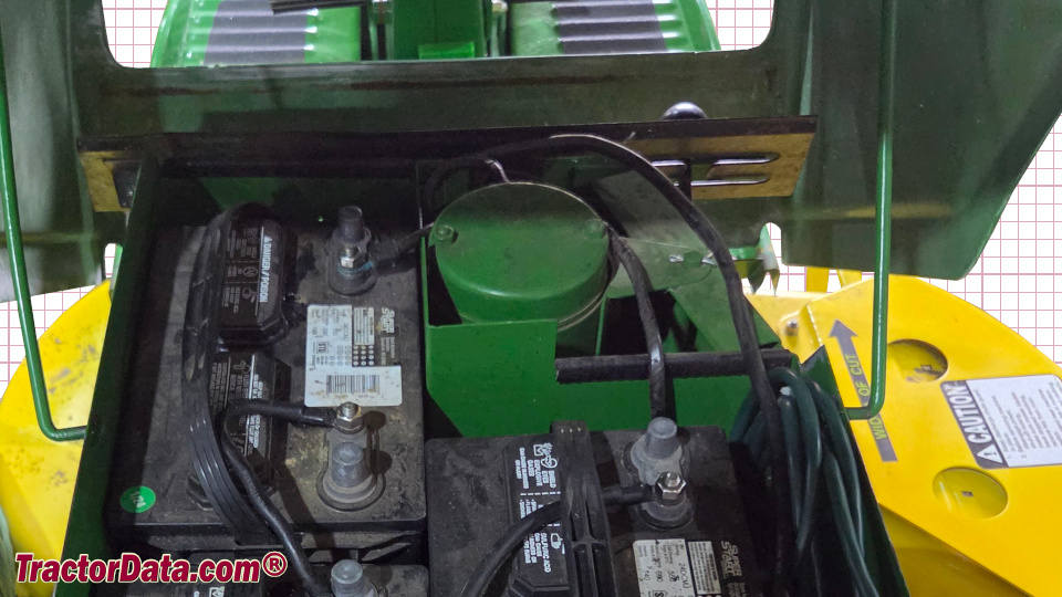 John Deere E90 engine image