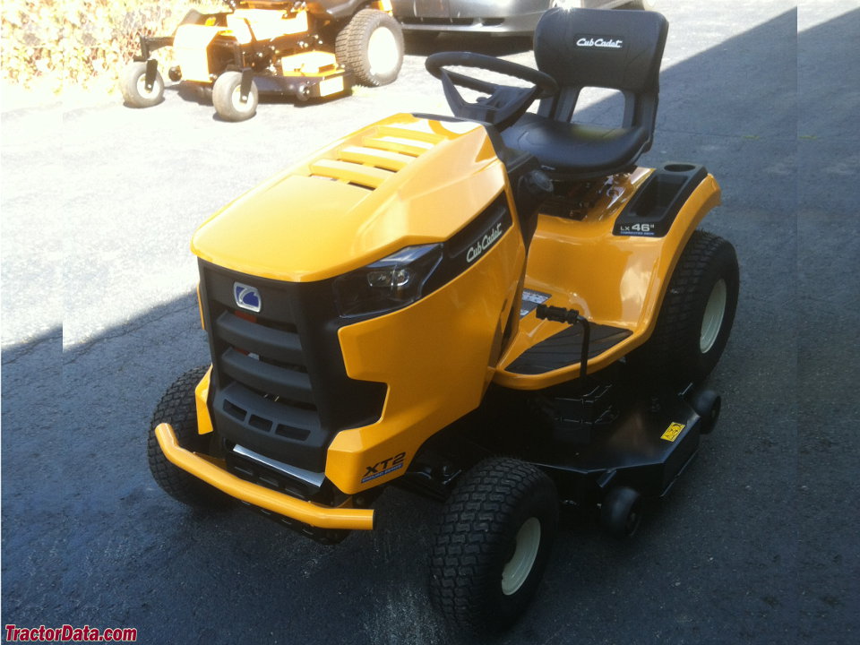 Cub Cadet XT2 LX46 tractor photos information