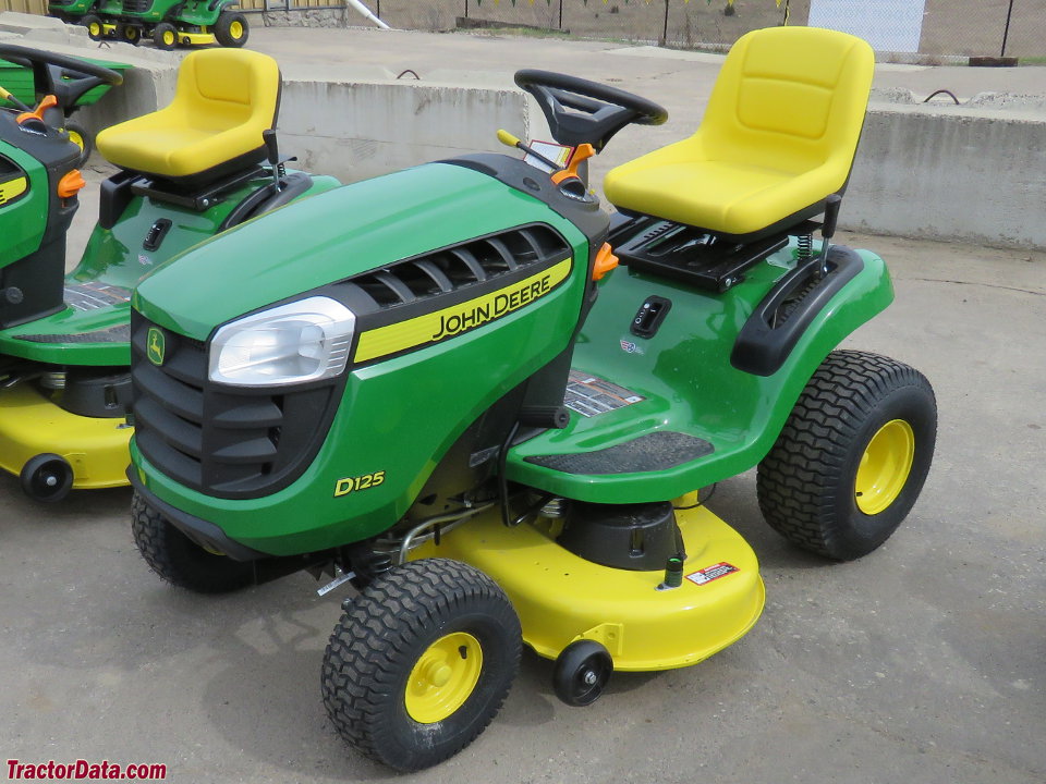 John Deere D125