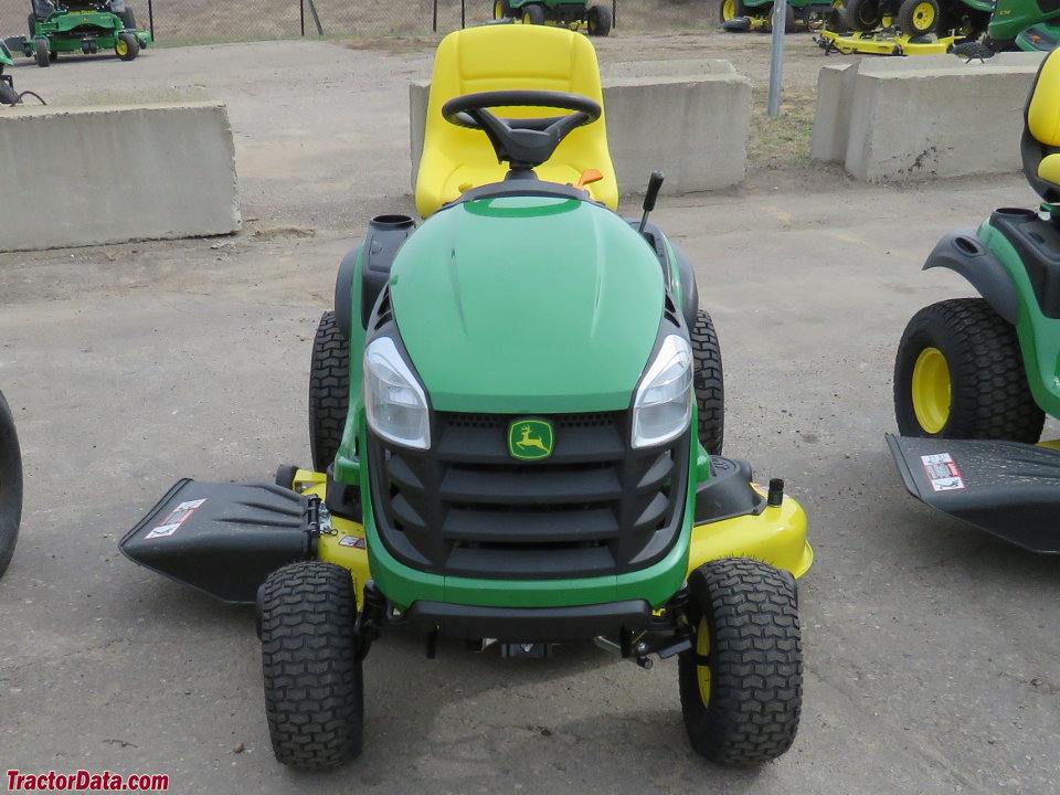 John Deere D140