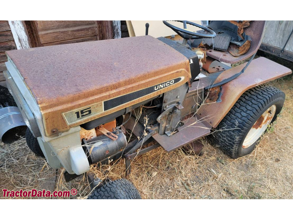 Unico 15 tractor. A MTD model 990 branded for the Washington Farmer's Co-op.