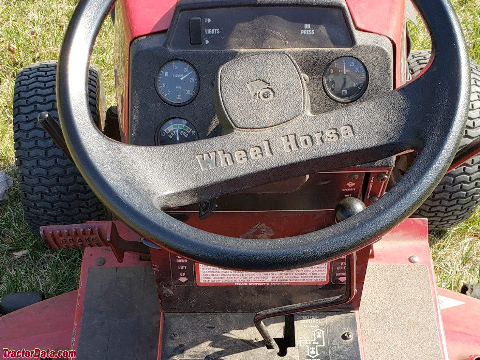 Wheel Horse 520HC tractor photos information