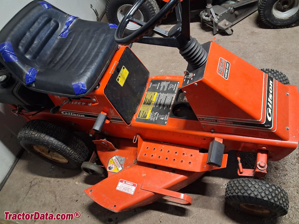 Gilson 52120 (RE12e) rear-engine riding lawn mower, top-right view.