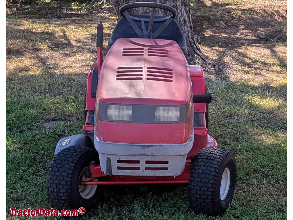 Snapper LT14H331KV lawn tractor.