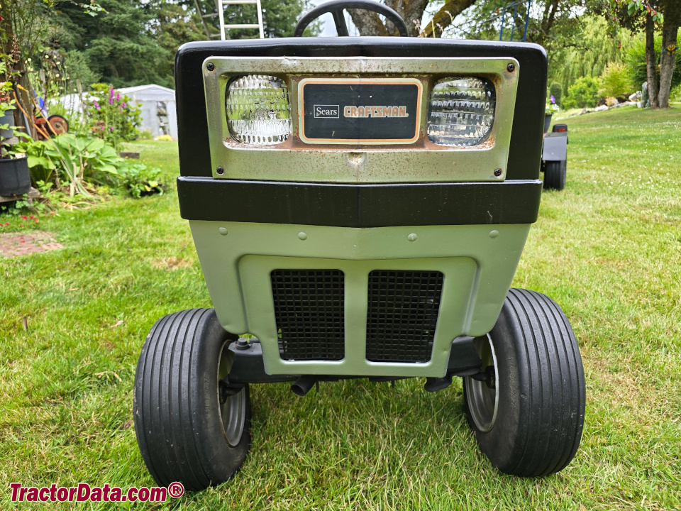 Sears Craftsman GT 18 502.607300 garden tractor (repainted in silver).