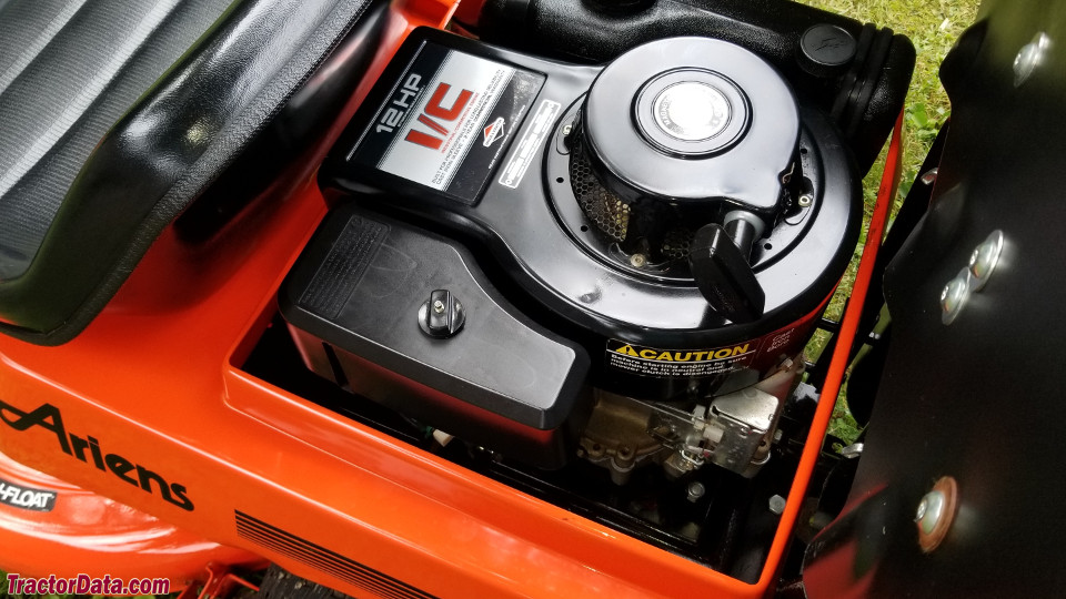 Ariens RM1232 engine image