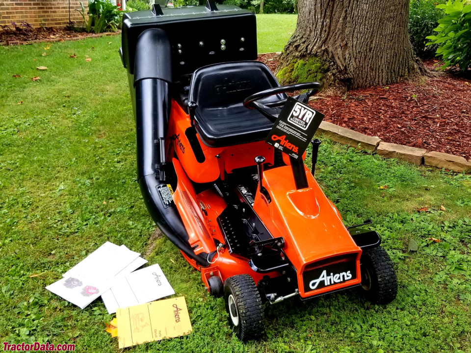 1995 Ariens model 1932e riding mower.