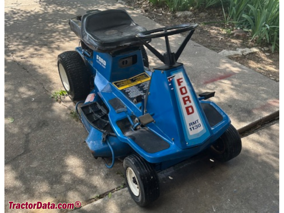 Ford RMT 1130 riding lawn mower.
