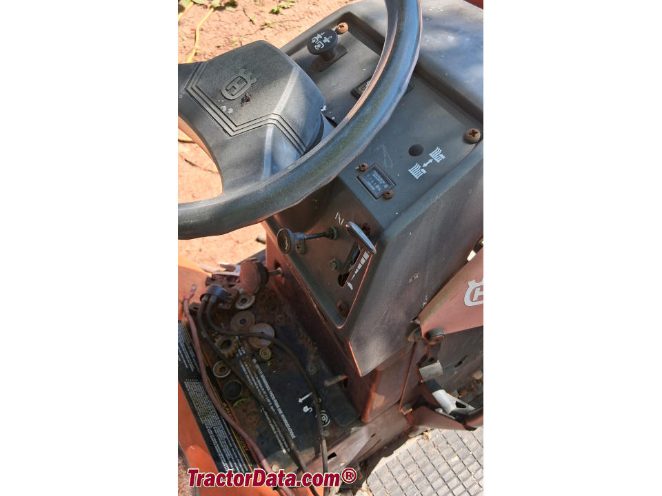 Husqvarna GTH200 dashboard.