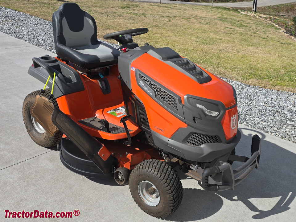 Husqvarna TS 242XD lawn tractor, right side.