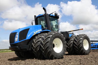 New Holland T8.390 Tractor