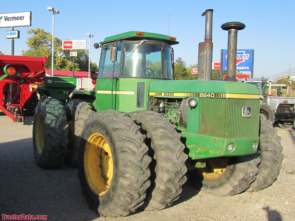 John Deere 8640