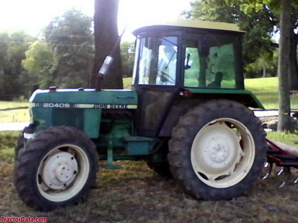 John Deere 2040S with cab.