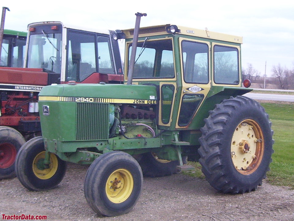 Deere 2940 with after-market cab