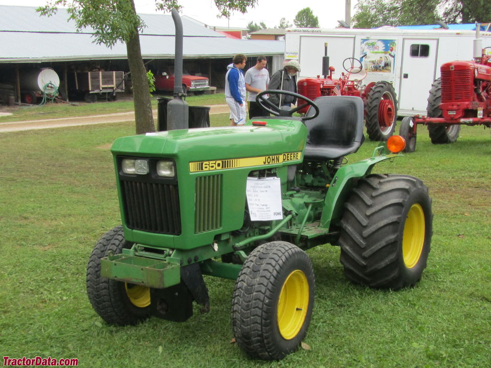 John Deere 650