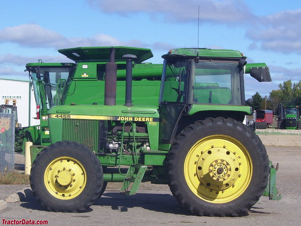 John Deere 4455 with MFWD