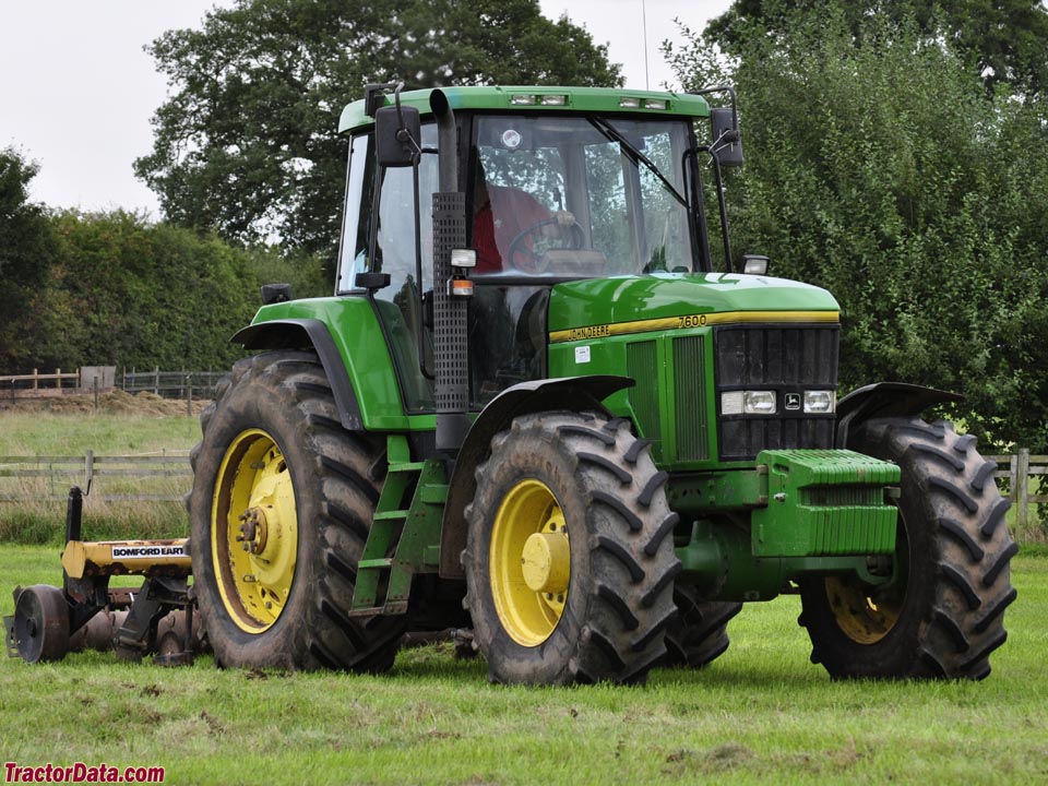 John Deere 7600 with four-wheel drive.