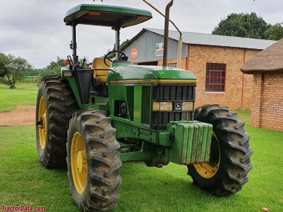 John Deere 7400