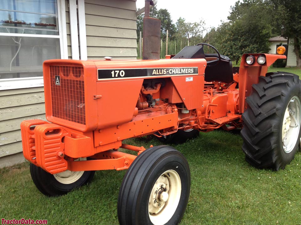 Allis-Chalmers 170 with wide front end.