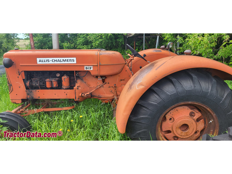 1960 Allis-Chalmers D17 (Series I) wheatland special tractor.
