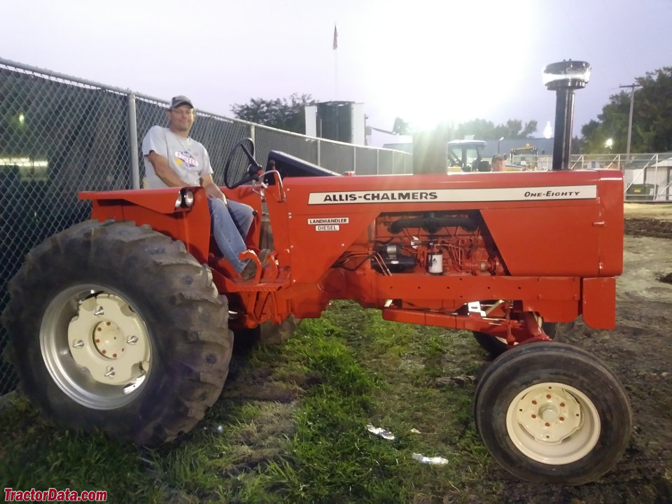 Wide-front Allis-Chalmers 180.