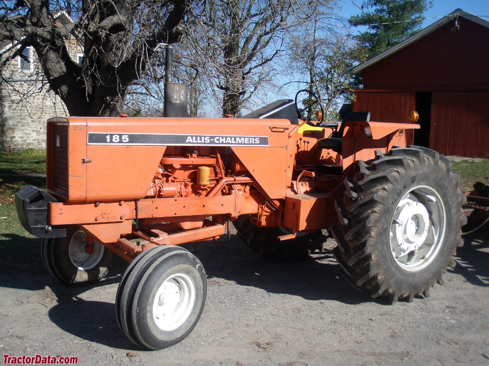 Allis-Chalmers 185, left side.