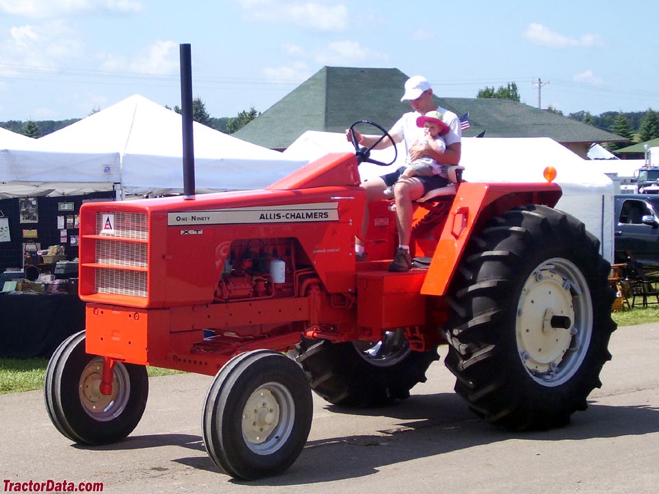 Open-station Allis-Chalmers 190XT, left side.