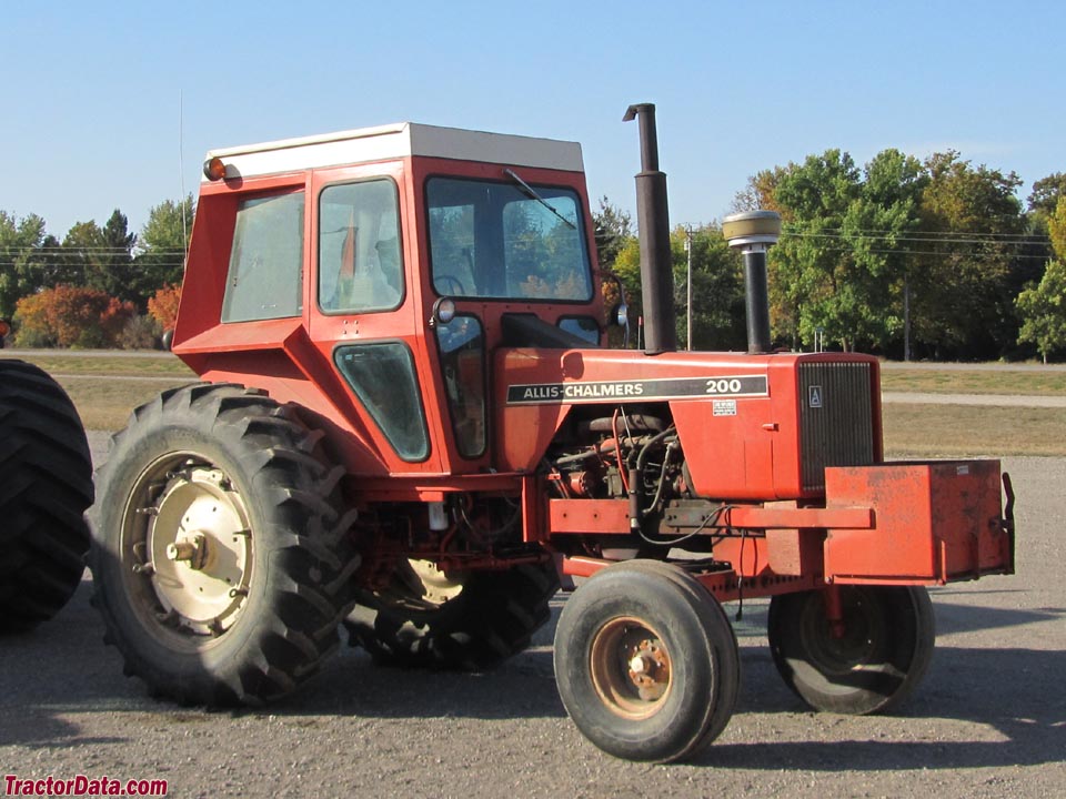 Allis-Chalmers 200 with cab.