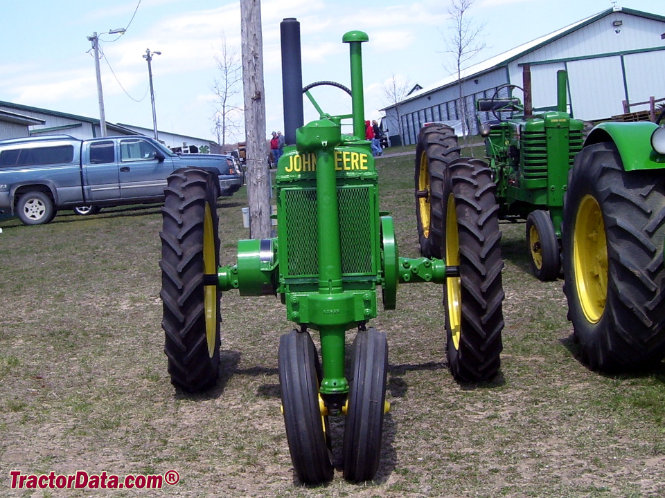Unstyled John Deere model A tractor.