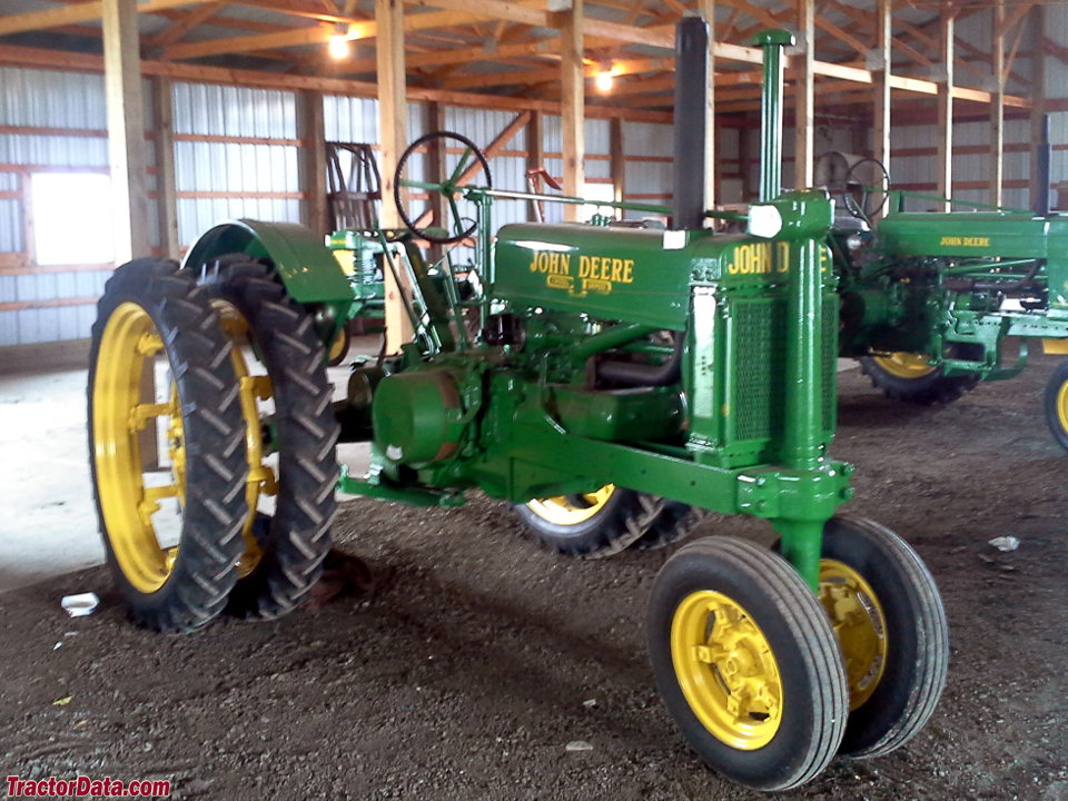 Unstyled John Deere A with dual wheels.
