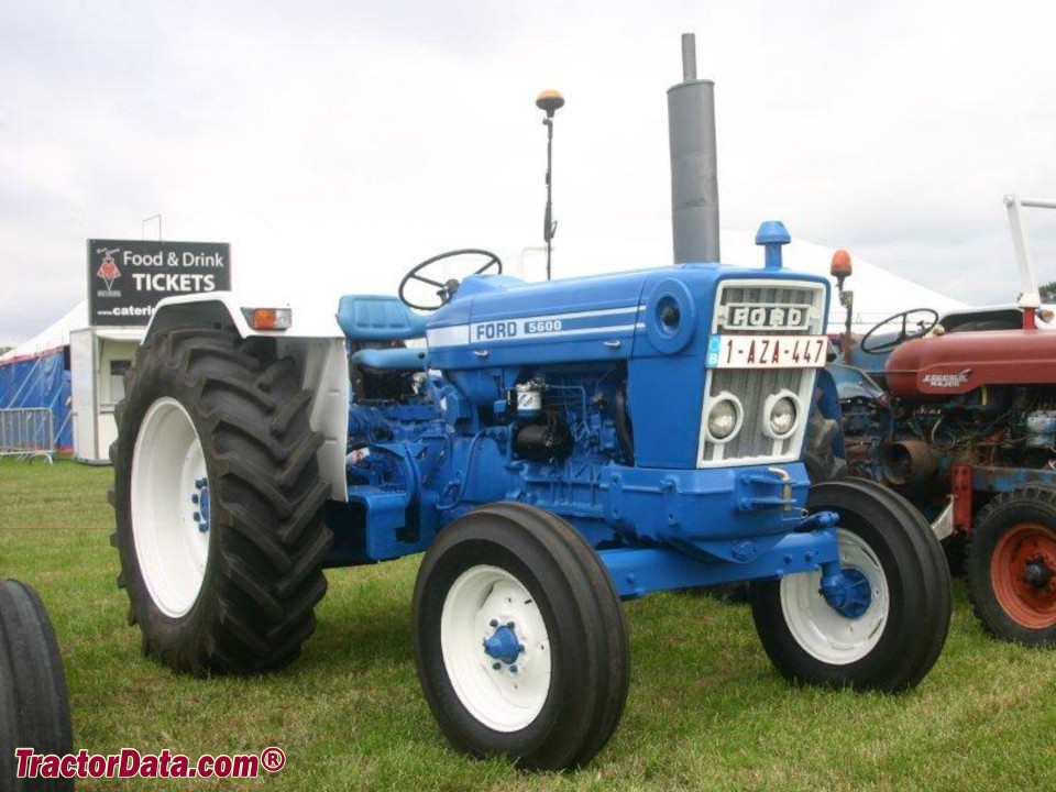 Open station Ford 5600 tractor.