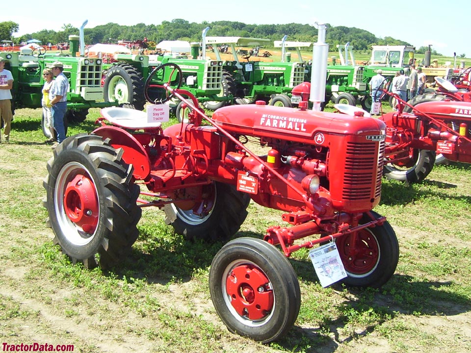Front-right view of the Farmall A