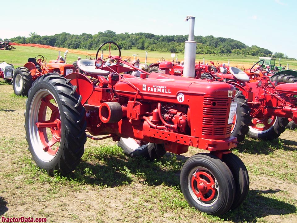 Farmall Super H with tricycle front.