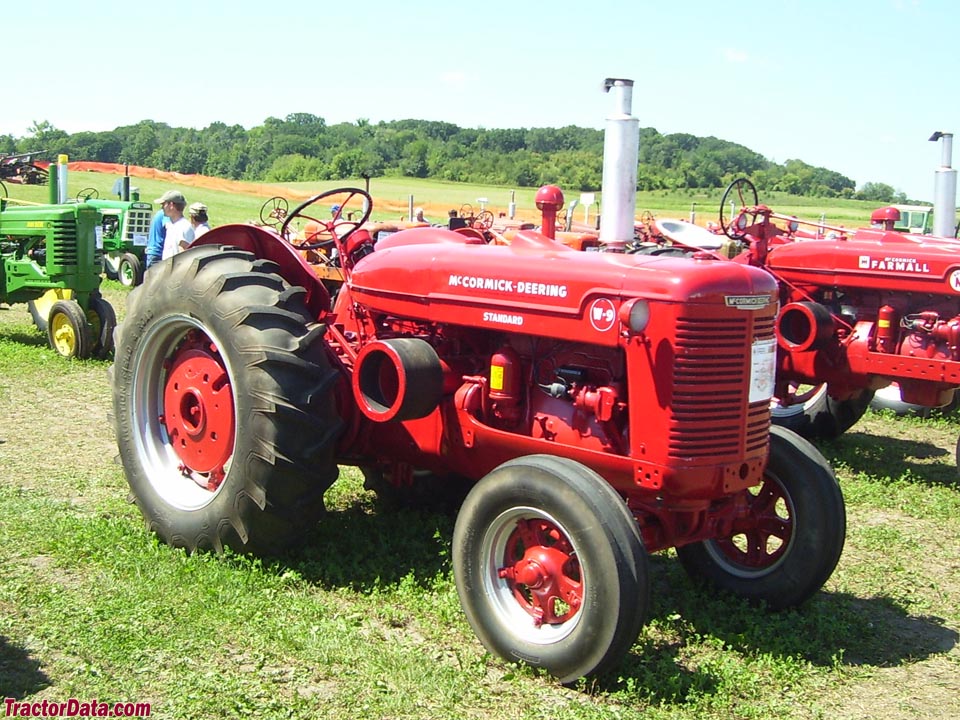 McCormick-Deering W-9, right-front