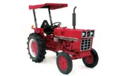 International Harvester 284 tractor photo