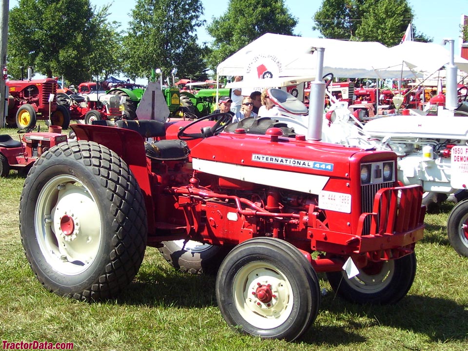 International Harvester 444